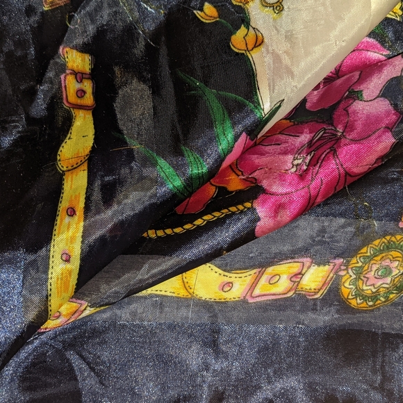 *Silky Sophisticated Floral Fashion Scarf, Square 38"x38" - Picture 7 of 11